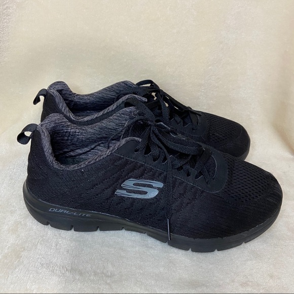 Skechers Other - Sketchers men’s memory foam 9 black wide fit
